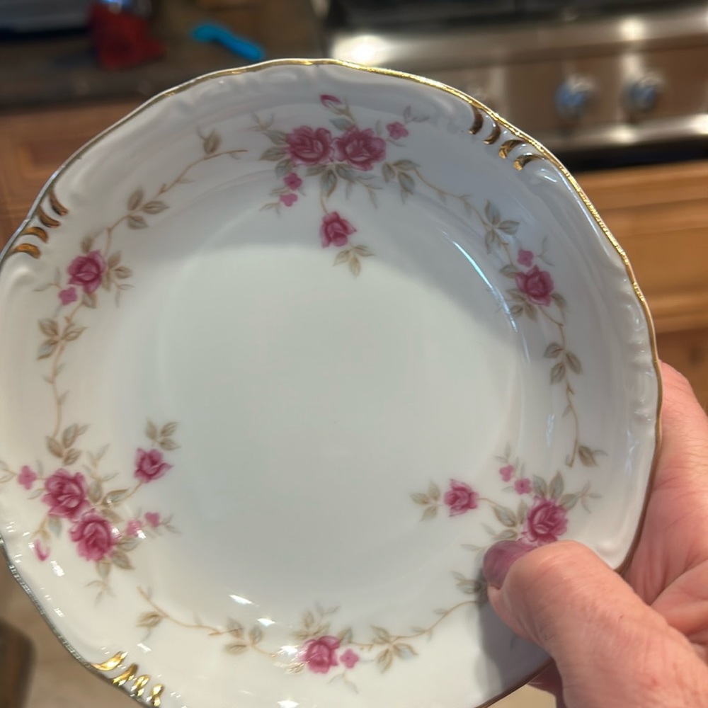 8  Antique Norleans small bowls